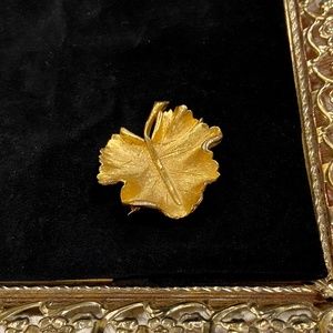 J16-Vintage Classic Gold Plated BSK Leaf Brooch